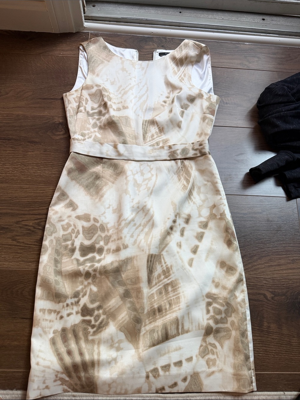 Tahari Beige and Cream Patterned Sheath Dress
